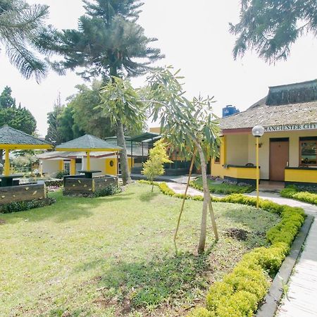 Oyo 1996 Koneng Hotel Cibodas Kültér fotó