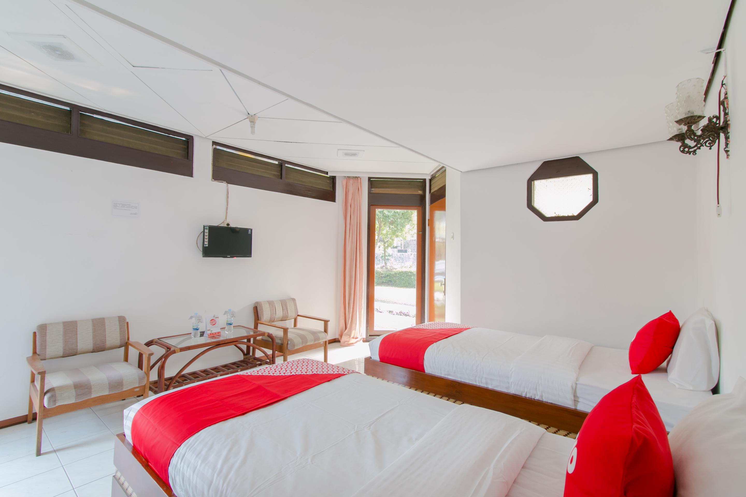 Oyo 1996 Koneng Hotel Cibodas Kültér fotó