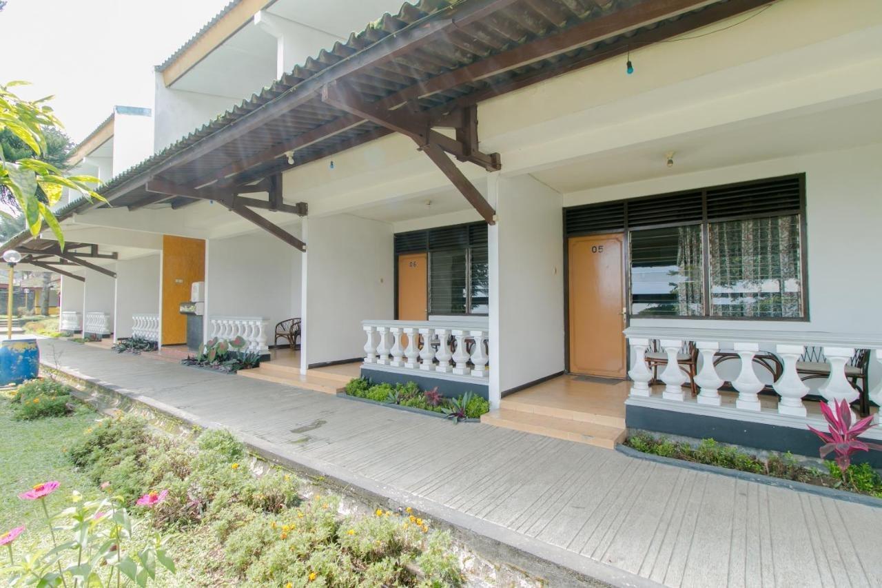 Oyo 1996 Koneng Hotel Cibodas Kültér fotó
