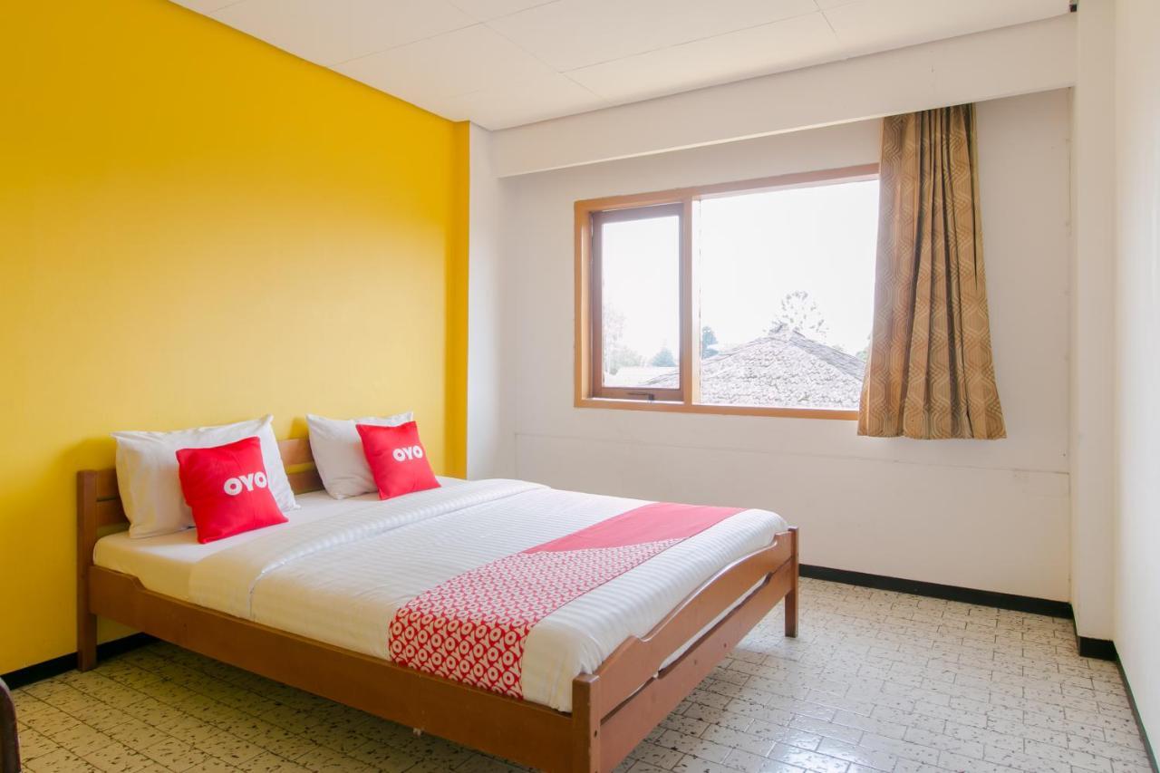 Oyo 1996 Koneng Hotel Cibodas Kültér fotó